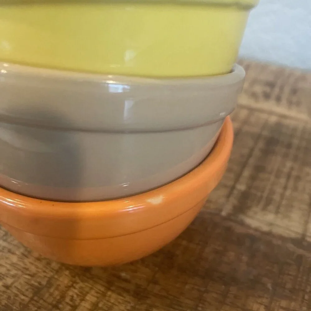 Pier 1 Set of Four Tasting Dishes Sauces Condiments Red Orange Tan Yellow